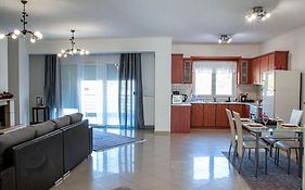 Chloe Maxi Apt 110Sqm